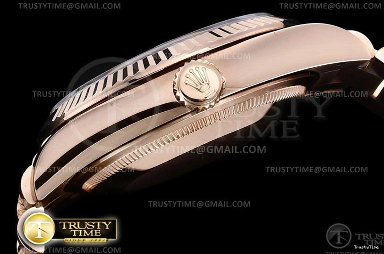 0419 RDD0219E – DayDate 36mm RelaxedFit 695